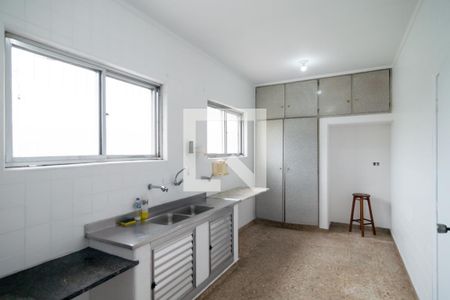 Casa à venda com 245m², 3 quartos e 2 vagas Casa à venda com 245m², 3 quartos e 2 vagasCozinha