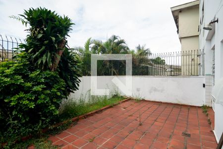Casa à venda com 245m², 3 quartos e 2 vagas Casa à venda com 245m², 3 quartos e 2 vagasÁrea Externa