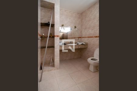 Casa à venda com 245m², 3 quartos e 2 vagas Casa à venda com 245m², 3 quartos e 2 vagasBanheiro Social