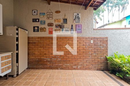 Casa à venda com 150m², 3 quartos e 3 vagas Casa à venda com 150m², 3 quartos e 3 vagasÁrea de Serviço