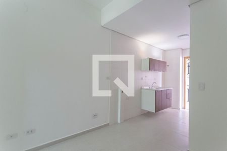 Cozinha/Sala de kitnet/studio para alugar com 1 quarto, 31m² em Jardim Sabara, São Paulo