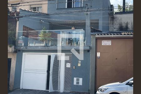 Casa para alugar com 210m², 3 quartos e 3 vagas Casa para alugar com 210m², 3 quartos e 3 vagasFachada