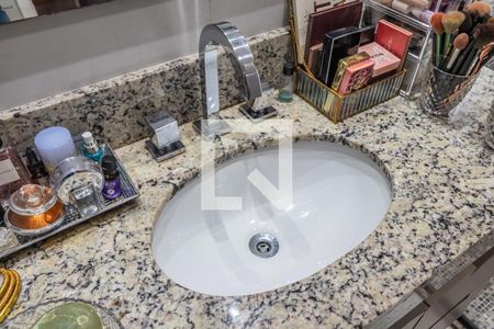 Apartamento à venda com 132m², 3 quartos e 2 vagasBanheiro da Suíte