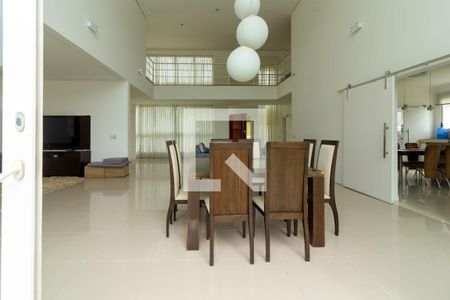 Casa para alugar com 620m², 5 quartos e 6 vagas Casa para alugar com 620m², 5 quartos e 6 vagasSala