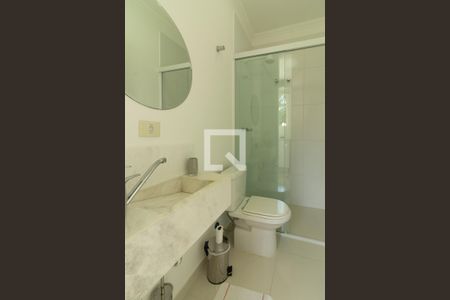 Casa para alugar com 620m², 5 quartos e 6 vagas Casa para alugar com 620m², 5 quartos e 6 vagasÁrea de Serviço