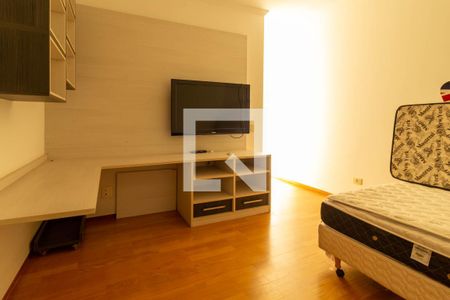 Casa para alugar com 620m², 5 quartos e 6 vagas Casa para alugar com 620m², 5 quartos e 6 vagasQuarto 2