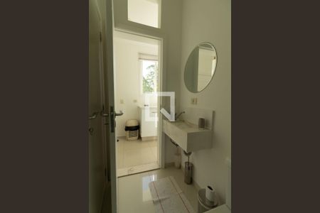 Casa para alugar com 620m², 5 quartos e 6 vagas Casa para alugar com 620m², 5 quartos e 6 vagasÁrea de Serviço