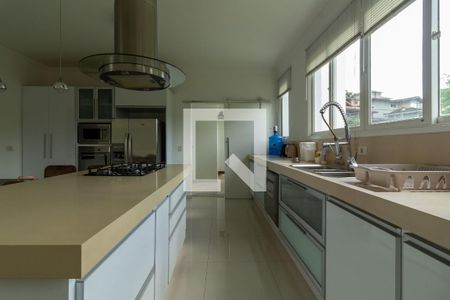 Casa para alugar com 620m², 5 quartos e 6 vagas Casa para alugar com 620m², 5 quartos e 6 vagasCozinha