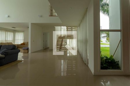 Sala de casa para alugar com 5 quartos, 620m² em Jardim Indaiá, Embu das Artes