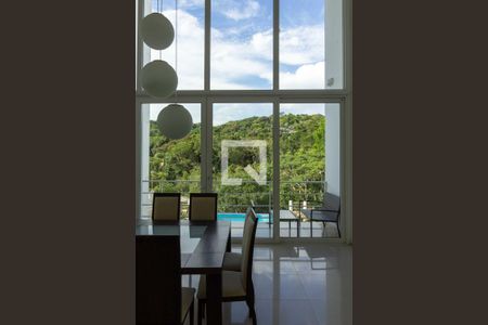 Casa para alugar com 620m², 5 quartos e 6 vagas Casa para alugar com 620m², 5 quartos e 6 vagasSala
