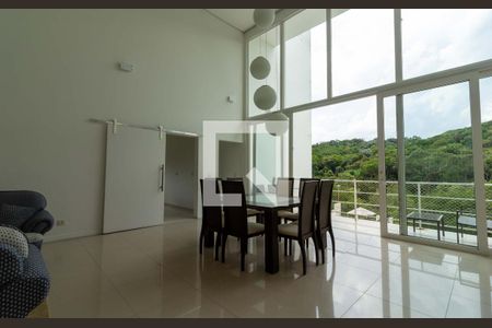 Sala de casa para alugar com 5 quartos, 620m² em Jardim Indaiá, Embu das Artes