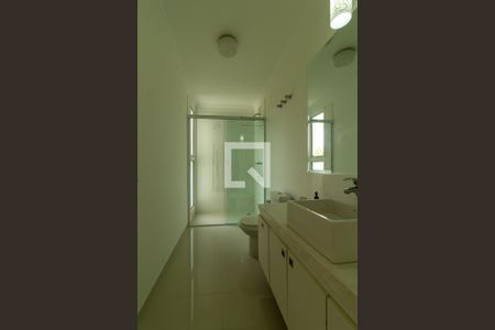 Casa para alugar com 620m², 5 quartos e 6 vagas Casa para alugar com 620m², 5 quartos e 6 vagasBanheiro do Quarto 1