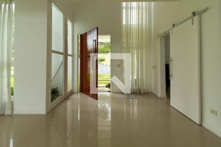 Sala de casa para alugar com 5 quartos, 620m² em Jardim Indaiá, Embu das Artes