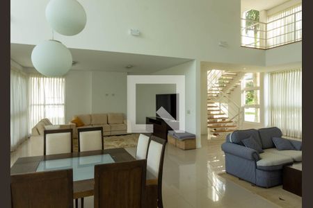 Casa para alugar com 620m², 5 quartos e 6 vagas Casa para alugar com 620m², 5 quartos e 6 vagasSala