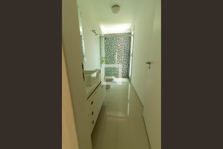 Casa para alugar com 620m², 5 quartos e 6 vagas Casa para alugar com 620m², 5 quartos e 6 vagasBanheiro do Quarto 2