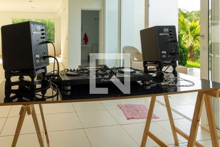 Casa para alugar com 620m², 5 quartos e 6 vagas Casa para alugar com 620m², 5 quartos e 6 vagasÁrea de Lazer