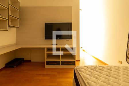 Casa para alugar com 620m², 5 quartos e 6 vagas Casa para alugar com 620m², 5 quartos e 6 vagasQuarto 2
