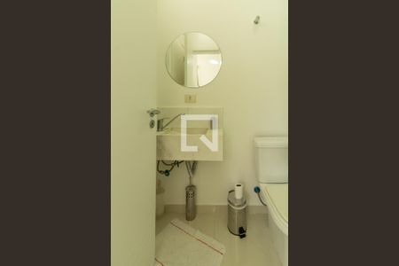 Casa para alugar com 620m², 5 quartos e 6 vagas Casa para alugar com 620m², 5 quartos e 6 vagasBanheiro Escritório 2