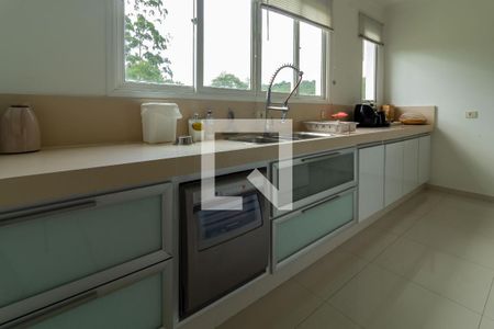 Casa para alugar com 620m², 5 quartos e 6 vagas Casa para alugar com 620m², 5 quartos e 6 vagasCozinha
