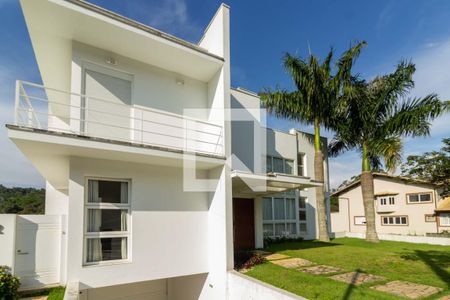 Casa para alugar com 620m², 5 quartos e 6 vagas Casa para alugar com 620m², 5 quartos e 6 vagasVista da Frente