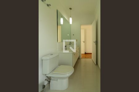 Casa para alugar com 620m², 5 quartos e 6 vagas Casa para alugar com 620m², 5 quartos e 6 vagasBanheiro do Quarto 1