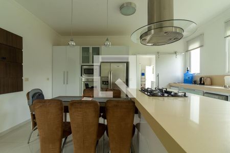 Casa para alugar com 620m², 5 quartos e 6 vagas Casa para alugar com 620m², 5 quartos e 6 vagasCozinha