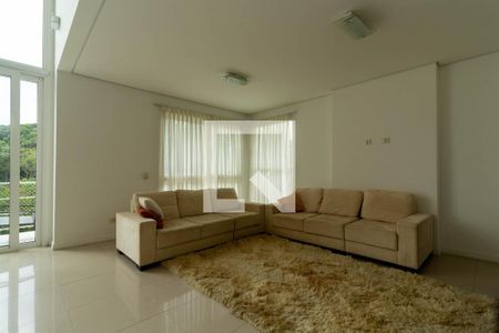 Sala de casa para alugar com 5 quartos, 620m² em Jardim Indaiá, Embu das Artes