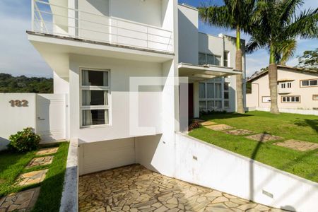 Casa para alugar com 620m², 5 quartos e 6 vagas Casa para alugar com 620m², 5 quartos e 6 vagasVista da Frente