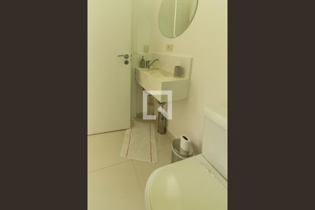 Casa para alugar com 620m², 5 quartos e 6 vagas Casa para alugar com 620m², 5 quartos e 6 vagasBanheiro Escritório 2