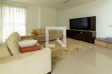 Sala de casa para alugar com 5 quartos, 620m² em Jardim Indaiá, Embu das Artes
