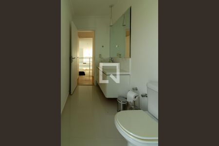 Casa para alugar com 620m², 5 quartos e 6 vagas Casa para alugar com 620m², 5 quartos e 6 vagasBanheiro do Quarto 2