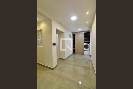 Corredor de casa à venda com 4 quartos, 289m² em Parque Oratório, Santo André