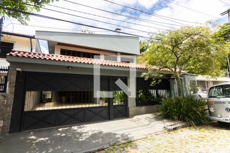 Casa à venda com 340m², 4 quartos e 4 vagasFachada