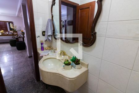 Casa à venda com 340m², 4 quartos e 4 vagasLavabo