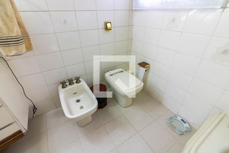 Casa à venda com 340m², 4 quartos e 4 vagasSuíte 1, banheiro 