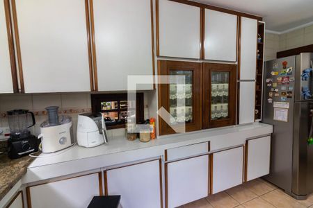 Casa à venda com 340m², 4 quartos e 4 vagasCozinha 