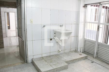 Casa para alugar com 60m², 2 quartos e sem vagaÁrea de Serviço