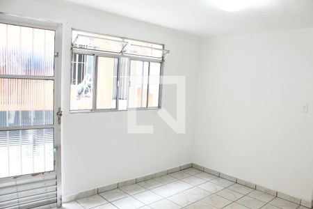 Sala de casa para alugar com 2 quartos, 60m² em Vila Nova Curuçá, São Paulo