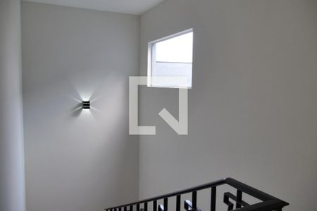 Casa para alugar com 376m², 3 quartos e 6 vagasCorredor/Escada