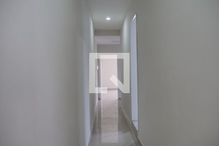 Casa para alugar com 376m², 3 quartos e 6 vagasCorredor/Escada