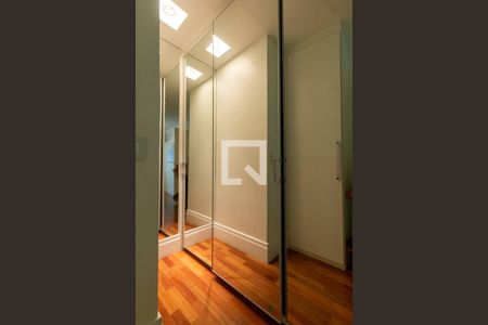 Apartamento à venda com 485m², 5 quartos e 3 vagasCloset Suite 1