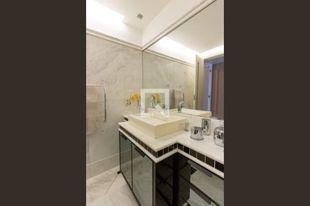 Apartamento à venda com 485m², 5 quartos e 3 vagasBanheiro Corredor Quartos