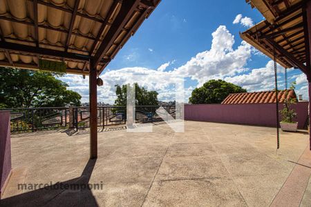 Casa à venda com 270m², 3 quartos e 5 vagas