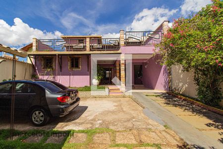 Casa à venda com 270m², 3 quartos e 5 vagas