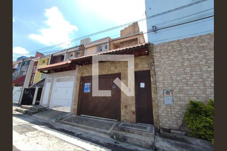 Casa para alugar com 220m², 3 quartos e 4 vagasFachada