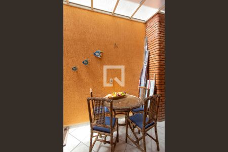 Casa para alugar com 220m², 3 quartos e 4 vagasCorredor Lateral