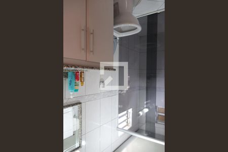 Banheiro da Suíte de apartamento para alugar com 3 quartos, 82m² em Vila Paulista, São Paulo