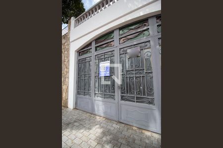 Casa à venda com 258m², 4 quartos e 2 vagasFachada - placa instalada