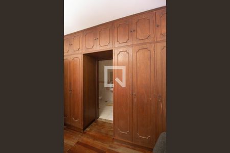 Casa à venda com 258m², 4 quartos e 2 vagasQuarto 4 - Suíte 3 - Armários