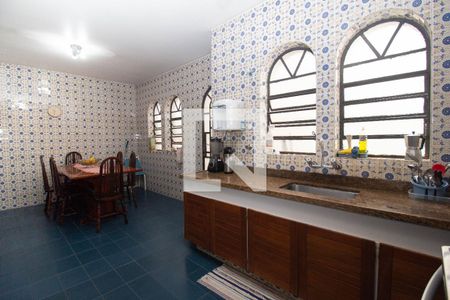 Casa à venda com 258m², 4 quartos e 2 vagasCozinha